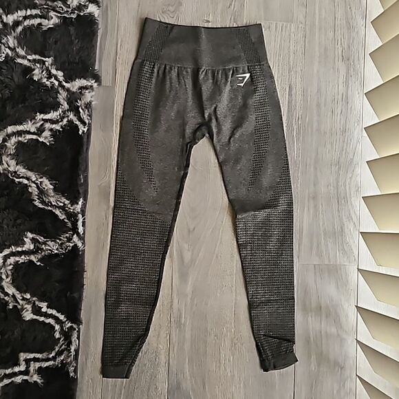 Gymshark Charcoal leggings Size medium - Picture 1 of 2